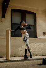 Load image into Gallery viewer, Chic Black & White Abstract Print Skirt