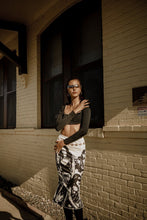 Load image into Gallery viewer, Chic Black &amp; White Abstract Print Skirt
