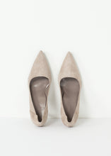 Load image into Gallery viewer, Camoscio Heel
